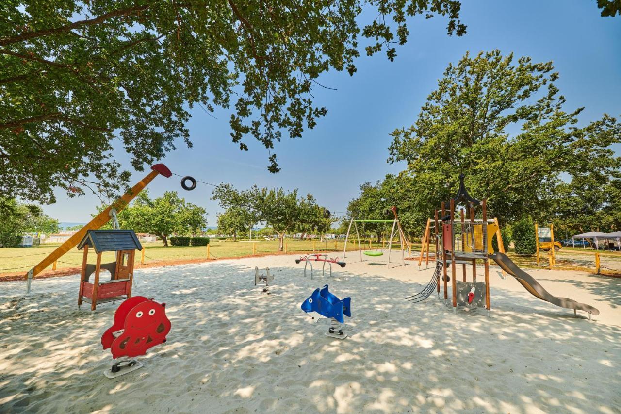 Camping Park Umag Mobile Homes Karigador Exterior photo